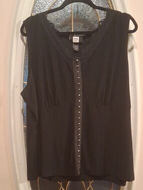 Studio 1940 Black Sleeveless Hook-and-Eye Lace-Trim Top